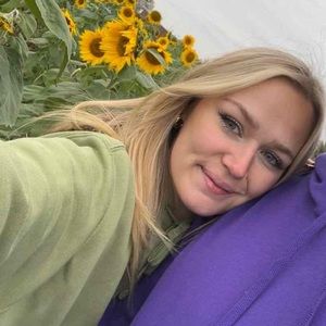 Meet your Posher, Brit